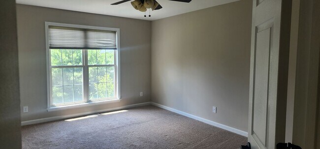 Building Photo - Spacious Home with Room to Spread Out