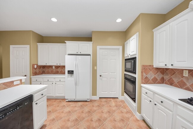 Building Photo - 12702 Silver Rod Ln