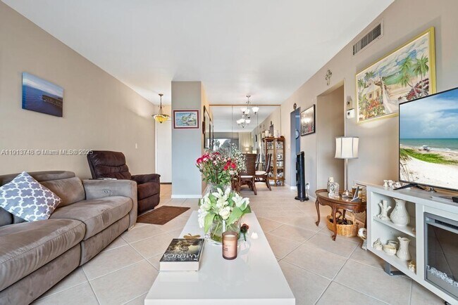 Building Photo - 400 S Cypress Rd