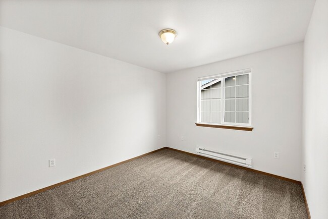 Building Photo - Ewert 3010
