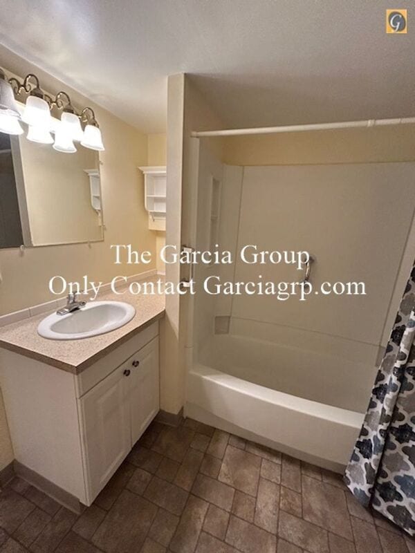 Building Photo - 5804 SE Kellogg Creek Dr