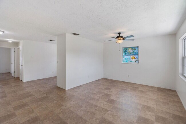 Building Photo - 4559 33rd Ave N