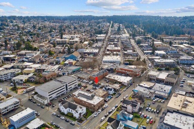 Building Photo - 120 4th Ave N