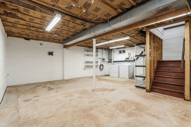 Building Photo - 2504 Oxford Ct