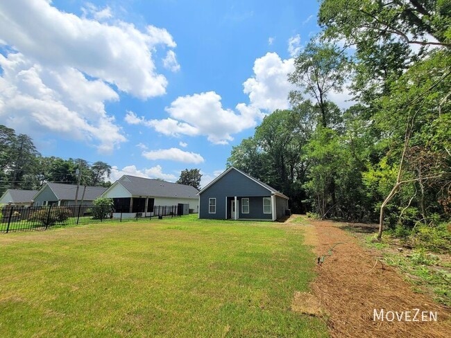 Building Photo - 32 Shamrock Ln