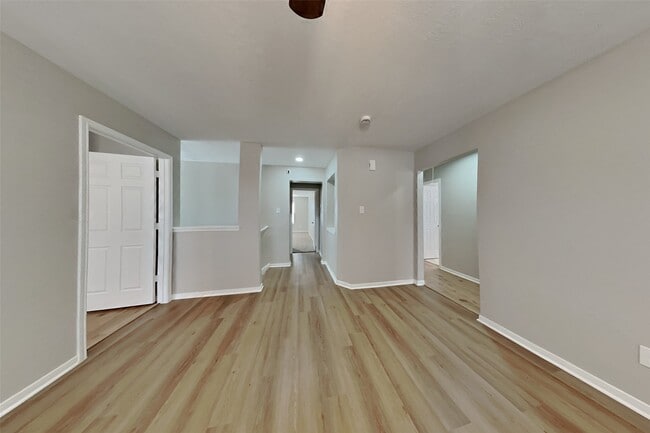 Building Photo - 4818 Twisting Rd