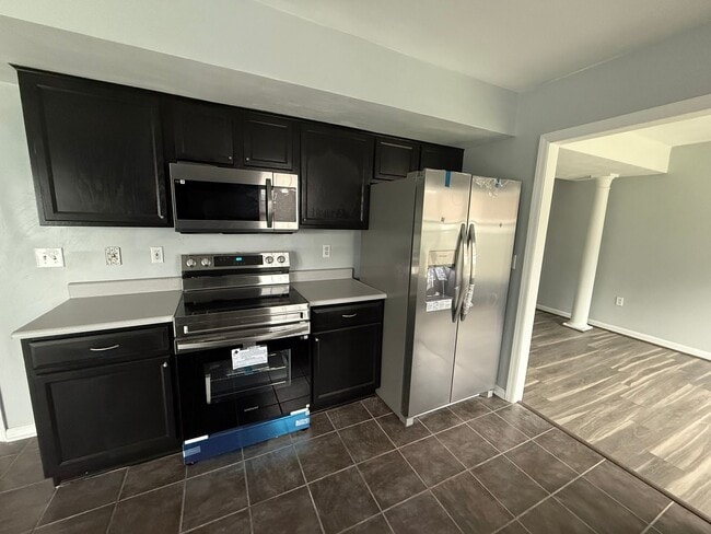 Building Photo - 4826 Golfview Dr NE