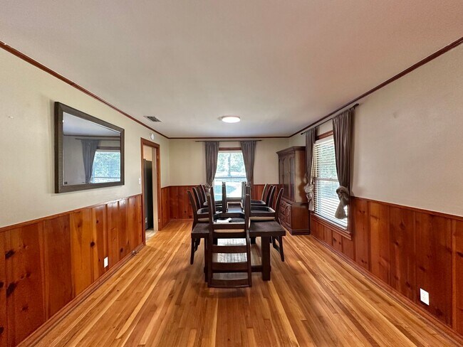 Building Photo - Tour Today! 3 Bed 1 Bath on 3 Acres with a...