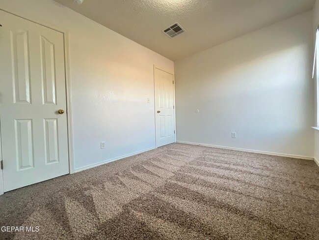 Building Photo - 3500 Tierra Zafiro Dr