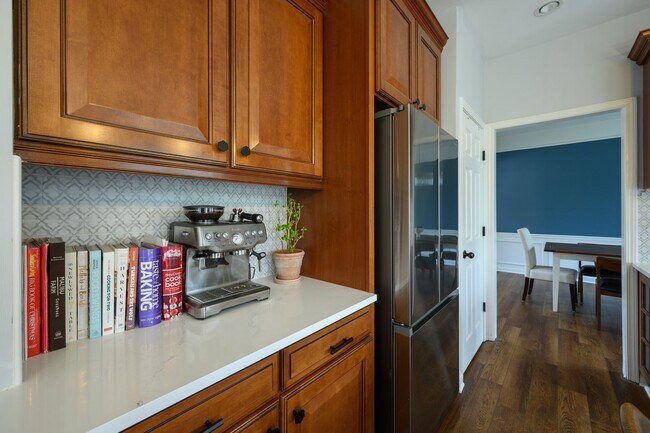 Building Photo - **UPDATED BRENTWOOD HOME THAT DOESN'T FEEL LIKE A RENTAL**