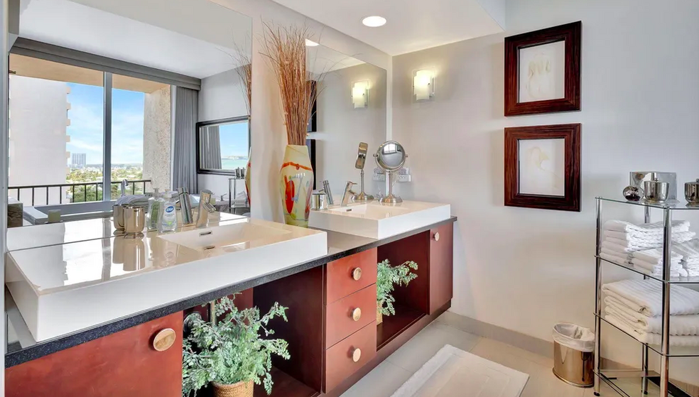 Building Photo - 4200 N Ocean Dr
