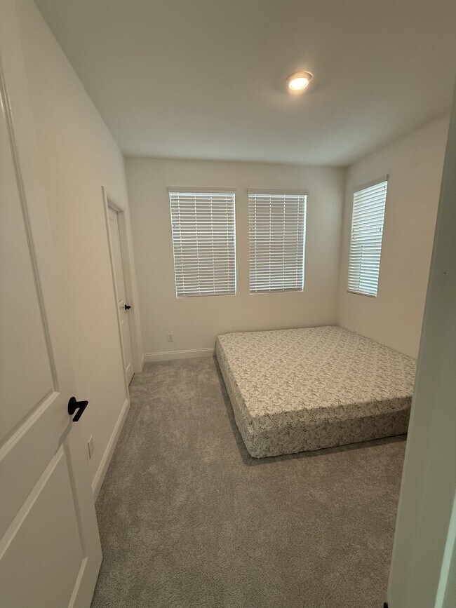 Building Photo - 8160 Rose Quartz Cir