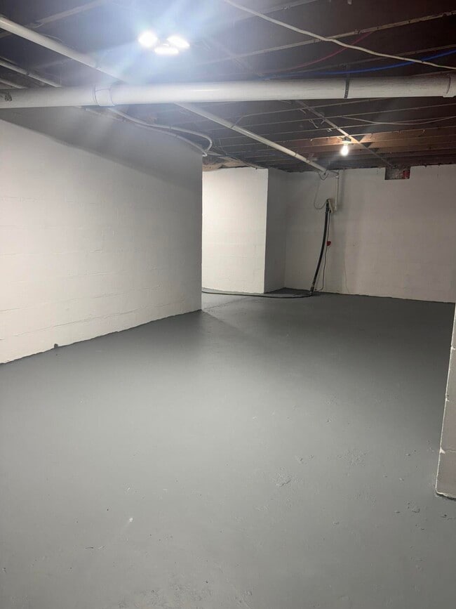 Building Photo - 501 Webb Ridge Rd