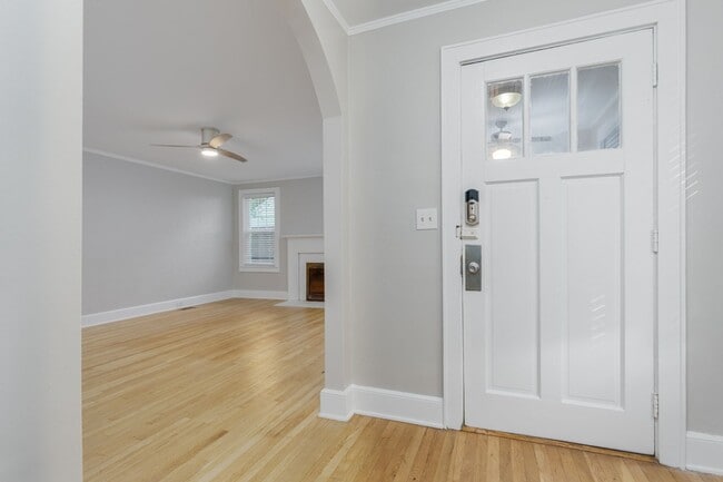 Building Photo - Live in the Heart of Shandon – Stylishly R...