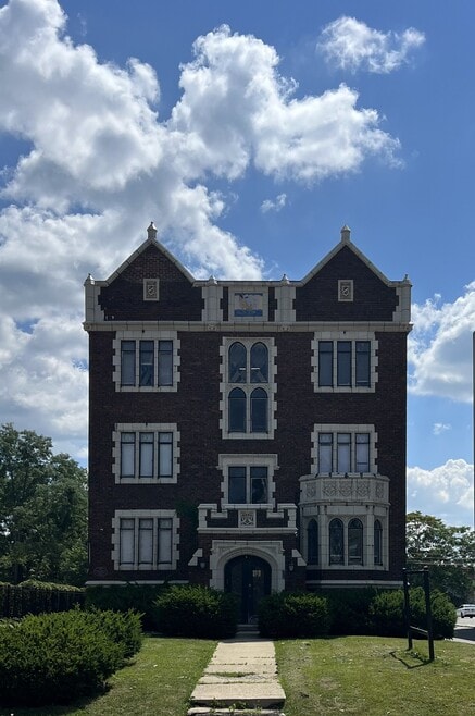 Building Photo - 3753 N Meridian St