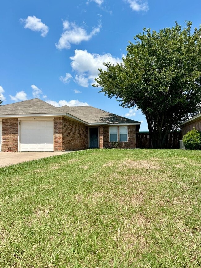 Building Photo - Cozy Duplex in great neighborhood!