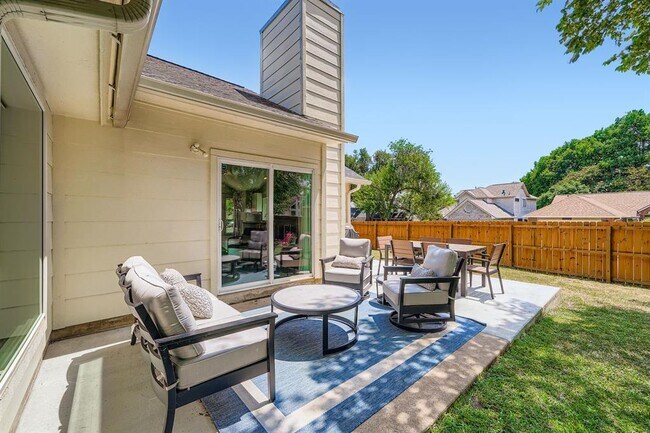 Building Photo - 2024 Ploverville Ln