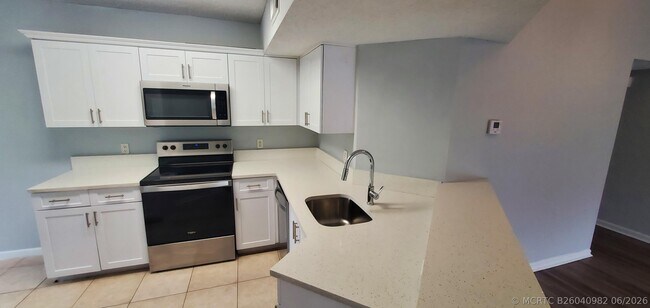 Building Photo - 9033 Wiles Rd