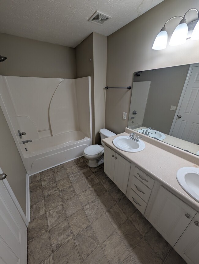 Building Photo - 1039 Stonemark Trl