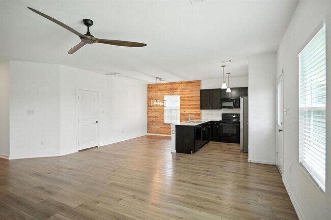 Building Photo - 1113 Cattail Ln