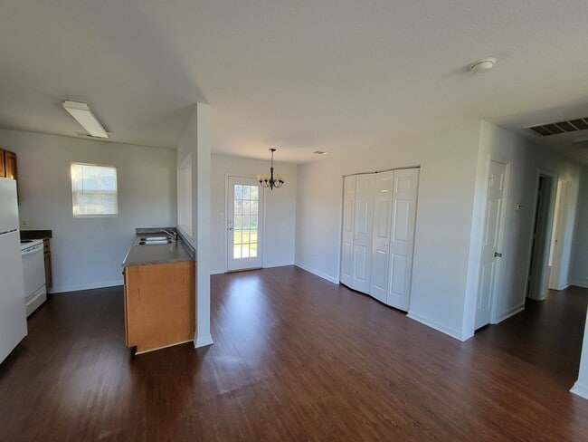 Building Photo - 6446 Swallowtail Dr