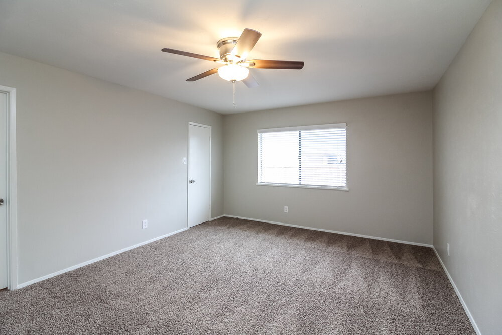 Building Photo - 9214 Willowbrook Dr