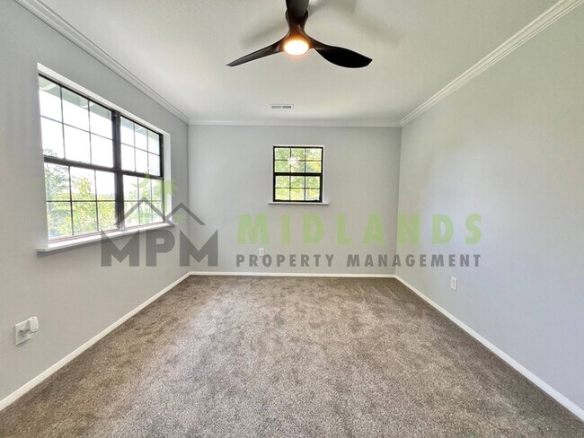 Building Photo - 746 Madera Rd
