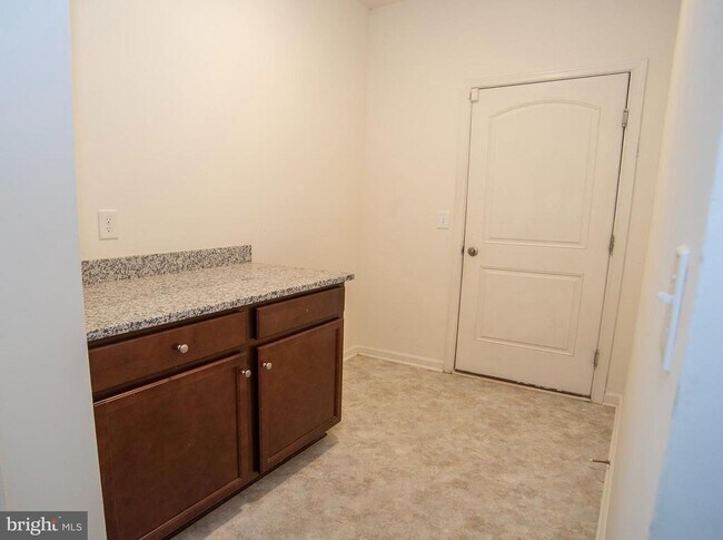 Building Photo - 1600 Hudgins Farm Cir