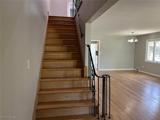 Building Photo - 17914 Chagrin Blvd