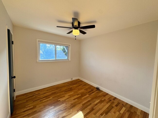 Building Photo - FOR RENT: UNFURNISHED: - Super Sweet Cottage style home in Midtown Bend.