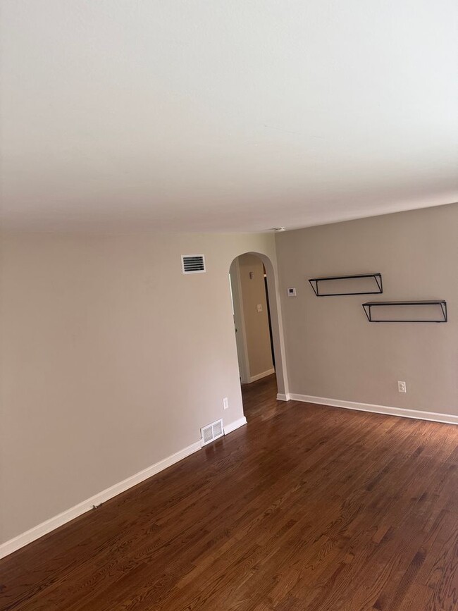 Building Photo - SPECIAL OFFER ! Sign lease by Monday 5/11/26 and  get  1/2 Off First Month rent!