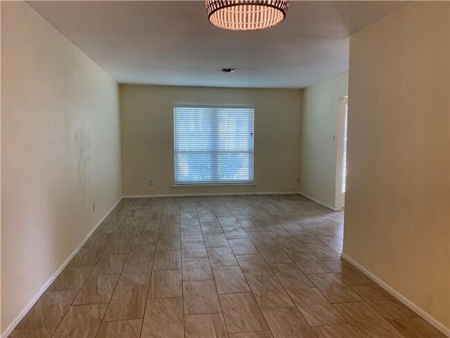 Building Photo - 941 Egyptian Dr