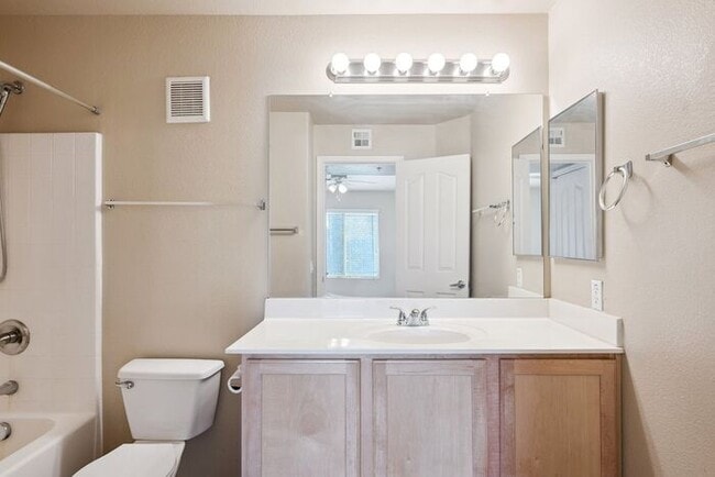 Building Photo - 2401 E Rio Salado Pkwy