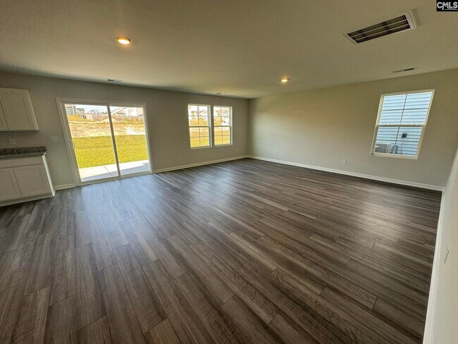 Building Photo - 3081 Hallsdale Dr