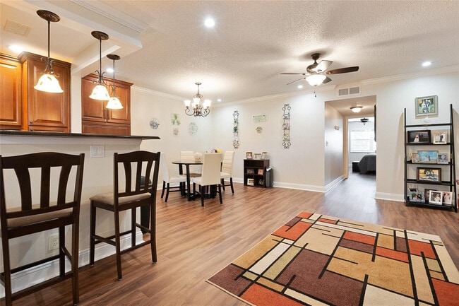 Building Photo - 370 NW 46th Ave