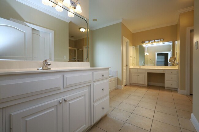 Building Photo - 3798 Bermuda Run Dr