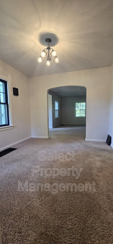 Building Photo - 7506 W Jefferson Blvd