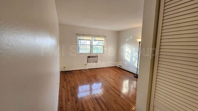 Building Photo - 2331 Ogden Ave