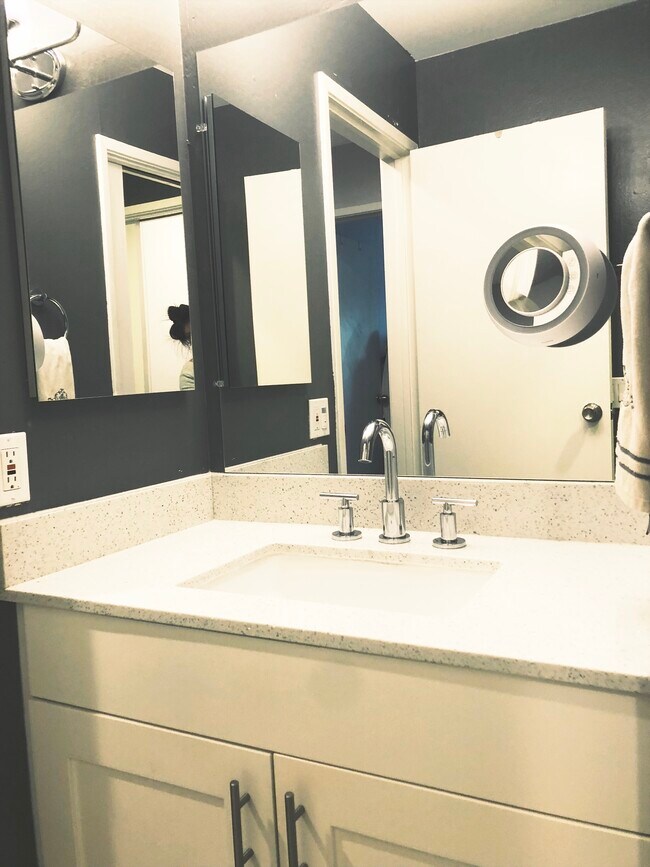 Building Photo - 199 Montecito Ave