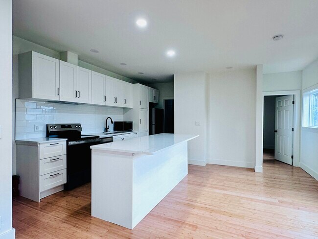 Building Photo - 1401 N 36th St