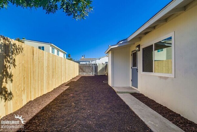 Building Photo - Fully Remodeled 3Bdm 2Ba Home in the Heart...