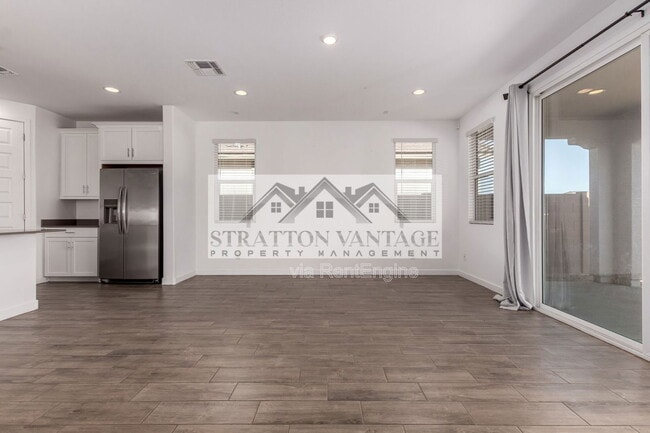 Building Photo - 36595 W Mediterranean Way