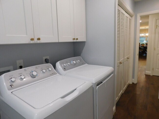Building Photo - Beautiful Custom Unfurnished Home Located In Sea Pines Resort
