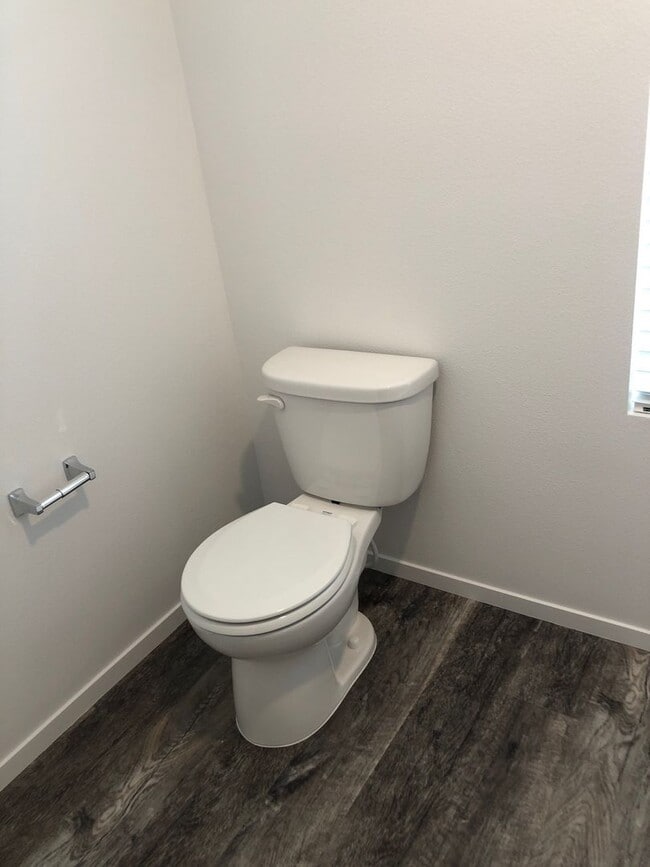 Building Photo - $2395.00 - NEW FLOORING UPSTAIRS - STAINLE...