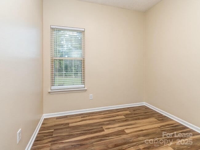 Building Photo - 6213 Derryfield Dr