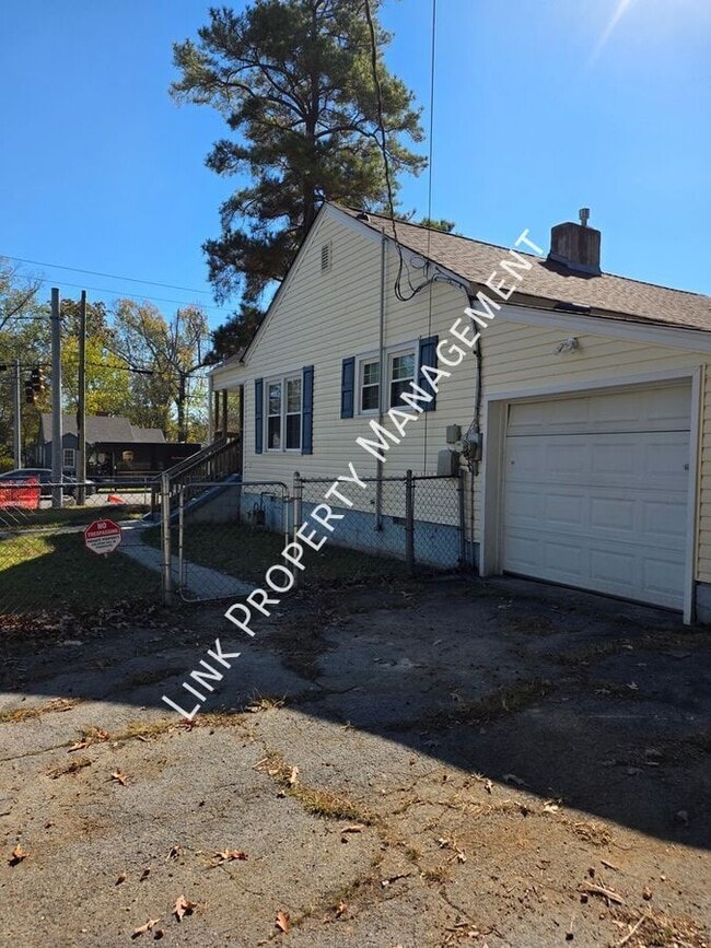 Building Photo - 129 N Moore Rd