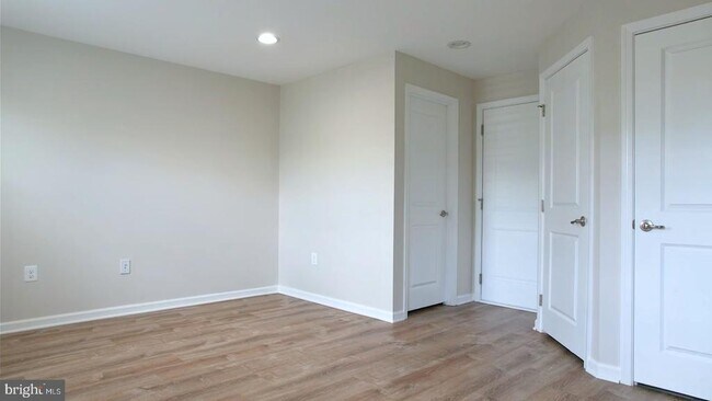 Building Photo - 6528 Lafayette Ave