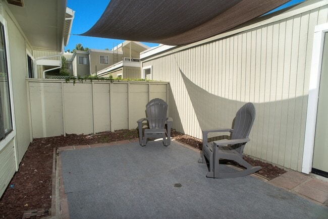 Building Photo - 22109 Burbank Blvd