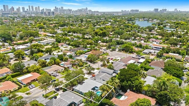 Building Photo - 20000 Highland Lakes Blvd
