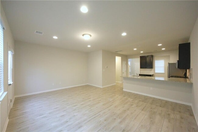 Building Photo - 1732 Fountain Bridge Dr